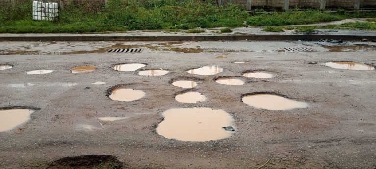 RESIDENTS DEMONSTRATE OVER POOR ROADS IN KOFORIDUA TOWNSHIP